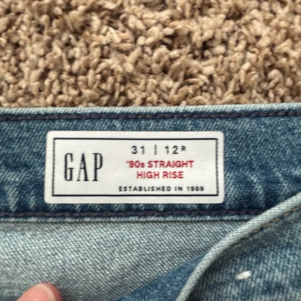 GAP Jeans - Picture 2 of 2